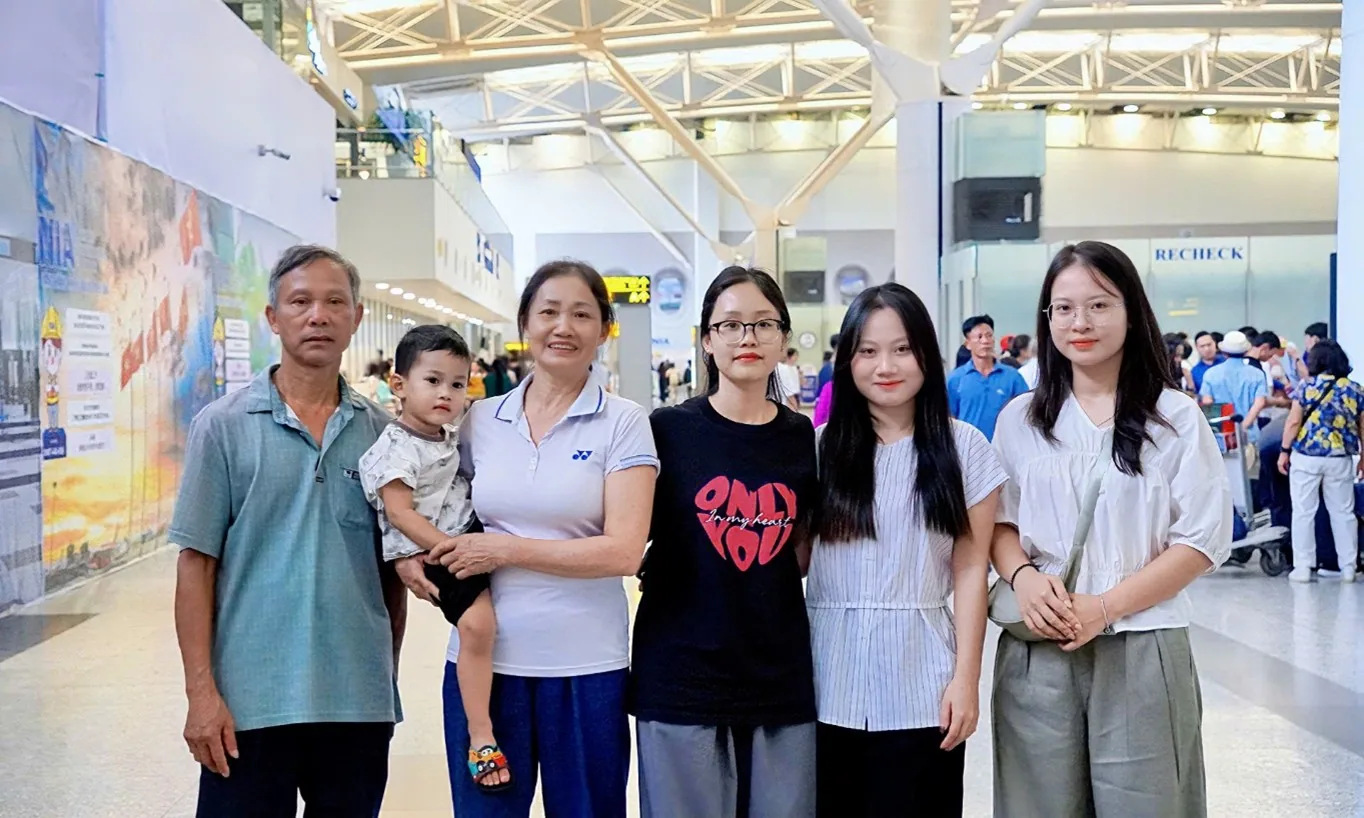 Người nhà của bạn Hằng