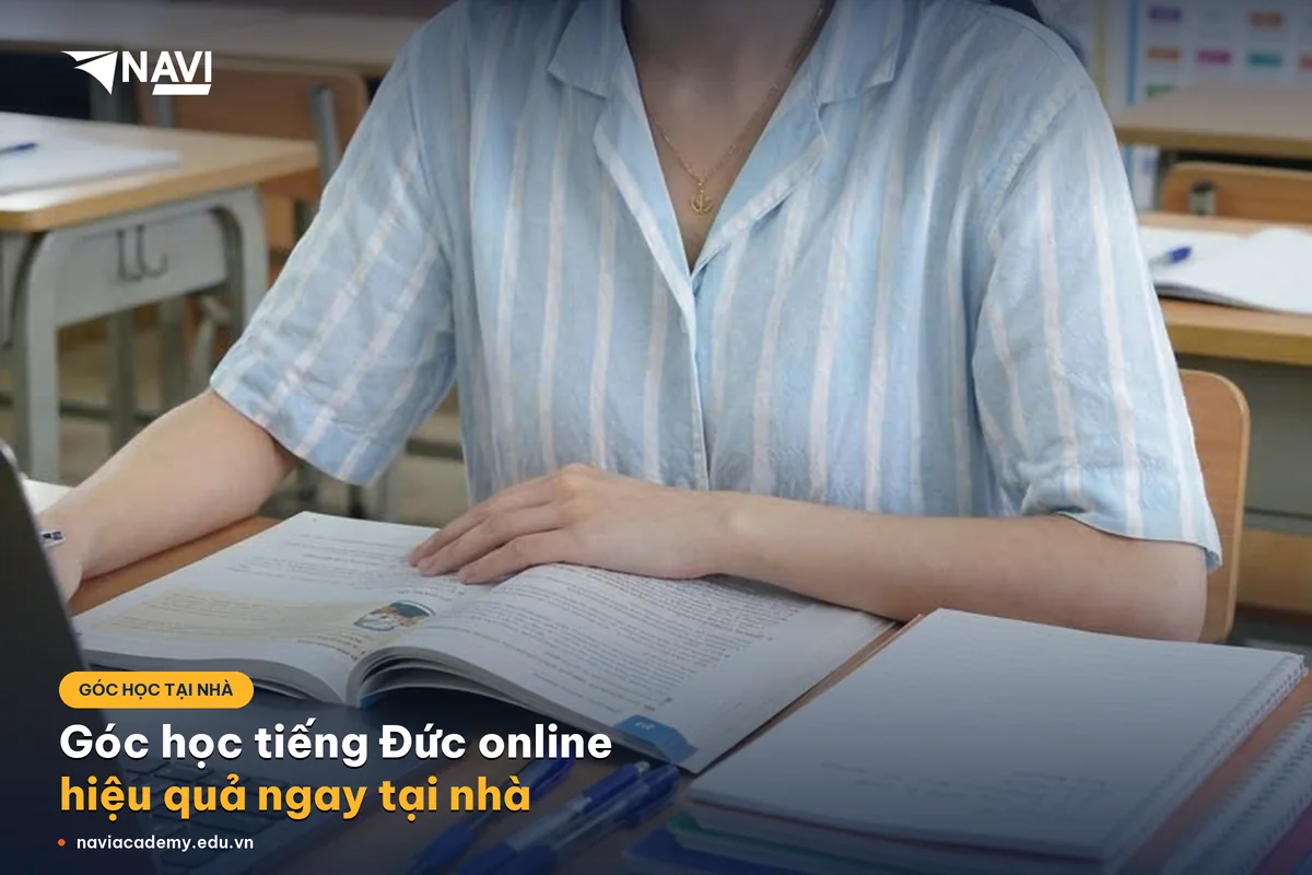 Góc học tiếng Đức online tại nhà với laptop, sách giáo trình và vở ghi